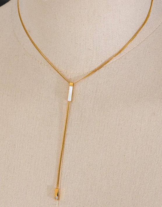The Fondjeú Necklace | 18K Gold-Dipped Natural Shell Pendant Necklace | Elegant Link Chain Necklace | Luxury Layering Jewelry | The OÓ Jewels