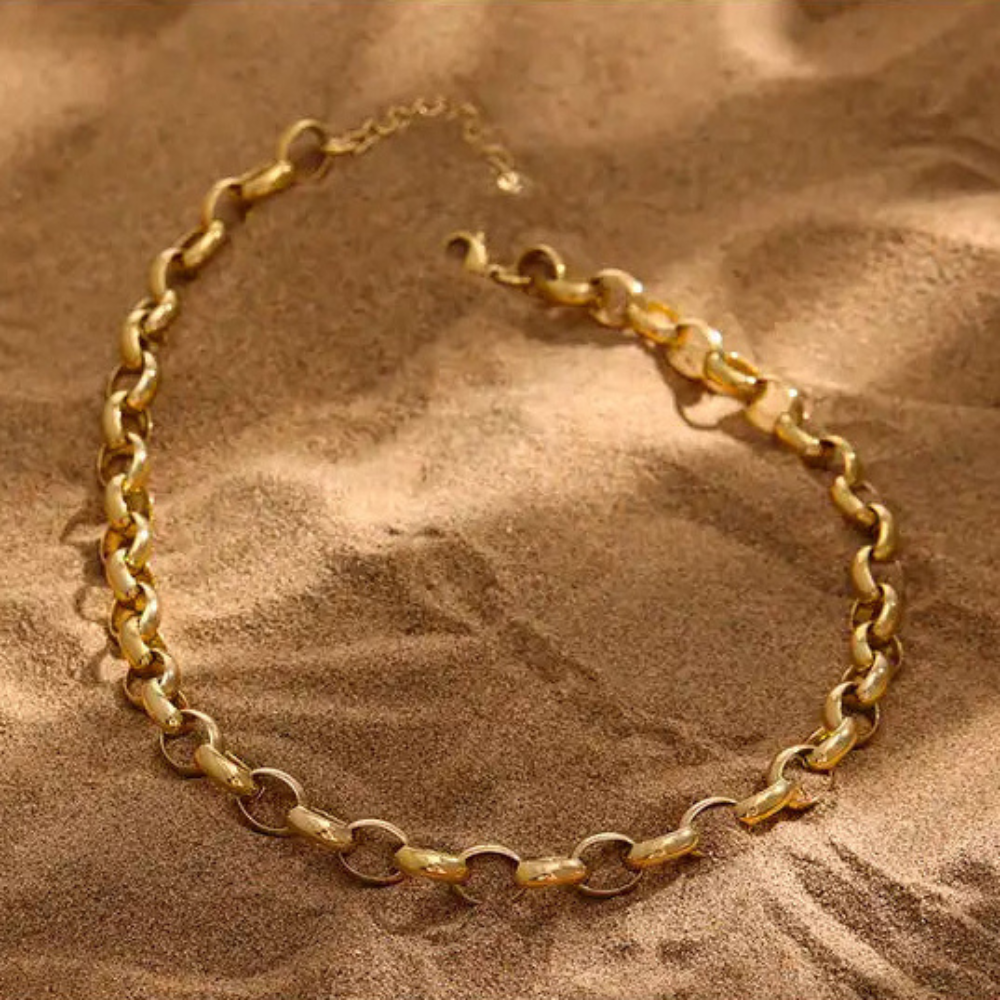 The Fópa Necklace