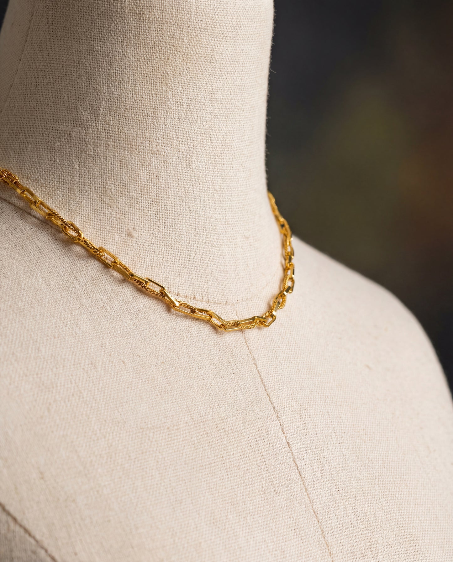 The Tohouó Necklace
