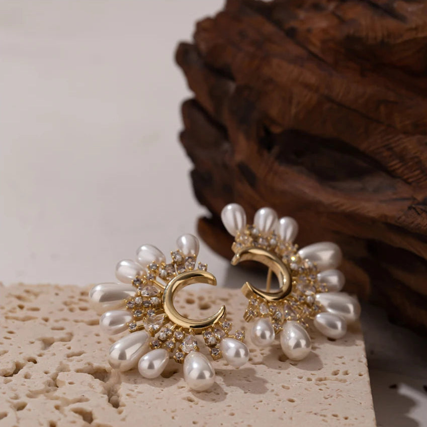 The Zobou Earring | Moon-Shaped Earrings with CZ Diamonds & Pearls | 18K Gold-Plated Korean Copper Jewelry | Elegant Statement Design | The OÓ Jewels