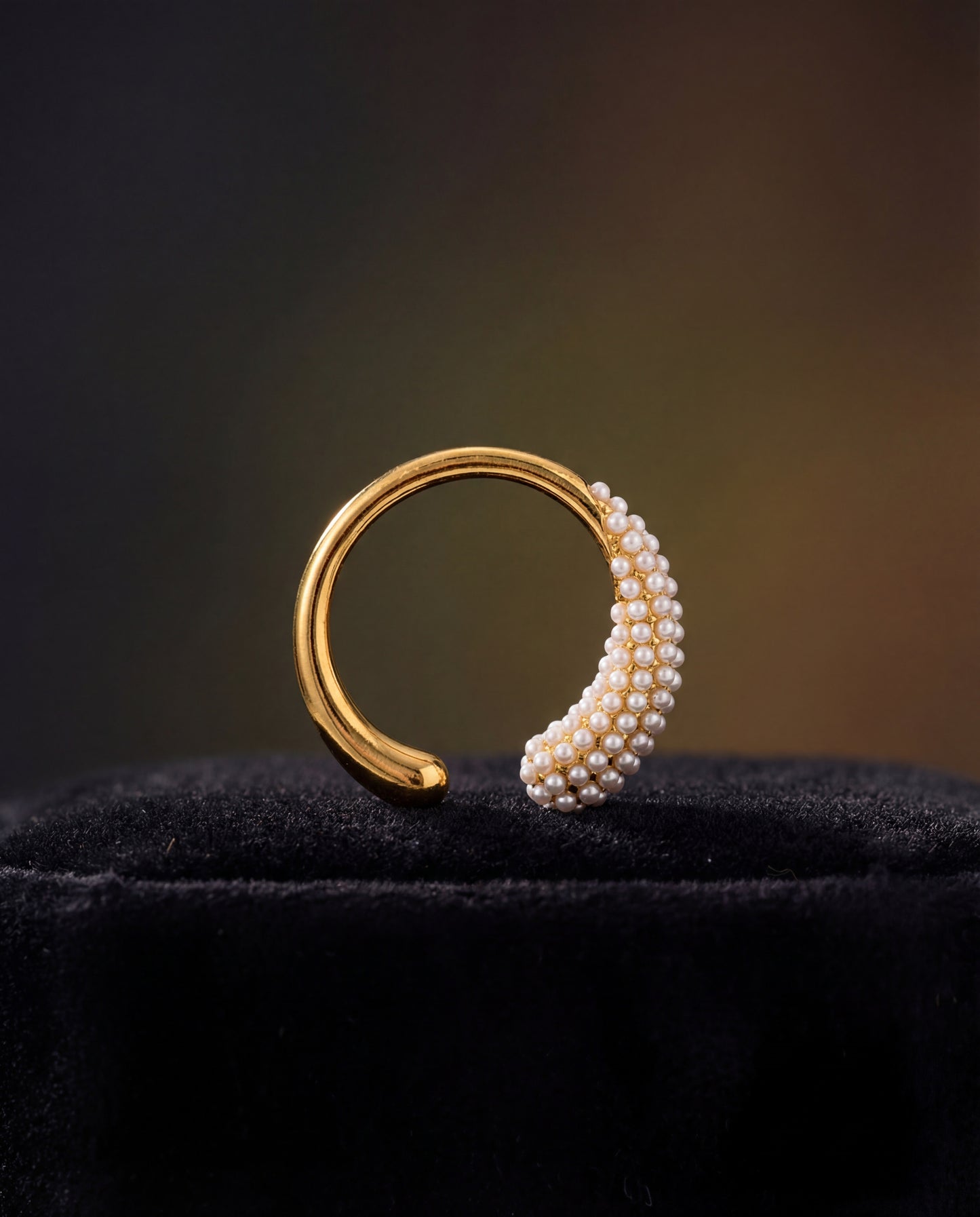 The Awá Ring