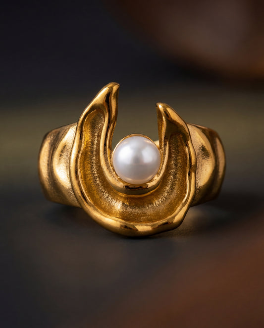 The Nguéna Ring